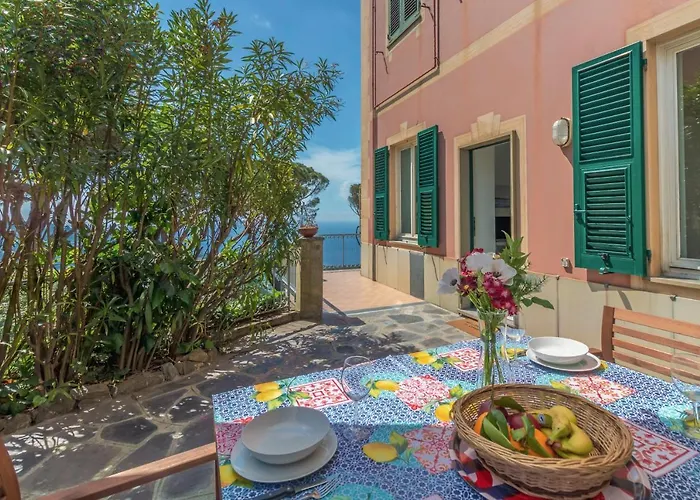 Casa Flaminia - Panorama, Relax E Parcheggio Апартаменты Камольи